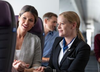 Gli assistenti di volo United affrontano l’aumento delle quote sindacali in mezzo alla stagnazione salariale