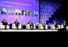 Змінний ландшафт винагороди CEO готелів: що звіти про виплати говорять про корпоративні пріоритети