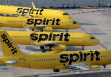 Последствия ухода Spirit Airlines: как крупные авиакомпании заполняют вакуум