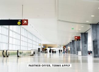 Airport lounge credit cards that actually save you time
