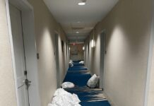 Підозріла “екологія” Marriott: всього 30 центів. Будь ласка, прийміть це.