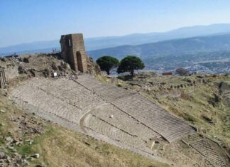 Entdecken Sie das antike Foça: 11 sehenswerte historische Stätten in Izmirs Küstenjuwel