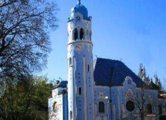À la découverte de l’église bleue de Bratislava : un guide de Sainte-Élisabeth